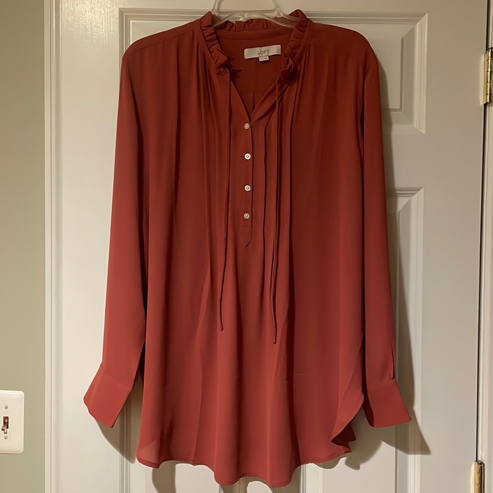 Loft maternity free flowing long sleeved shirt